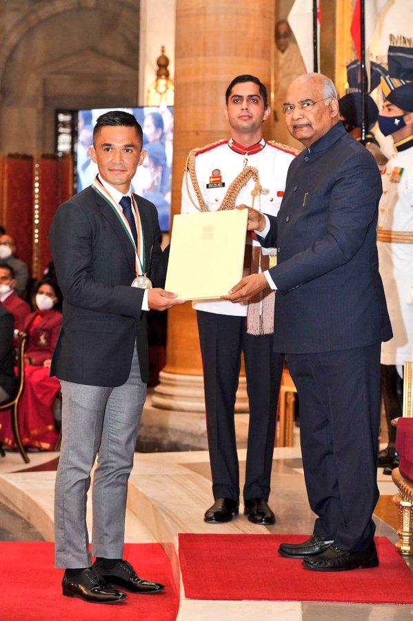 Sunil Chhetri Receives Major Dhyan Chand Khel Ratna Award: Indian Football Team Striker Chhetri